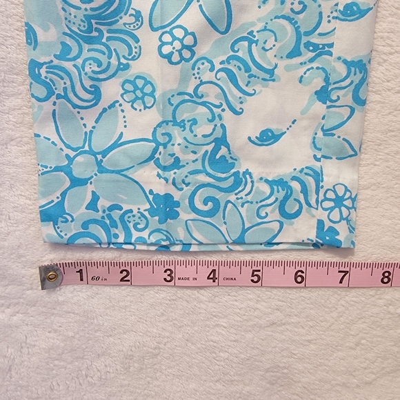 Lilly Pulitzer Cropped Pants Blue White Lion Floral Print Preppy Size 4 - Picture 11 of 11